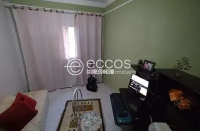 Casa à venda, 3 quartos, 1 suíte, 6 vagas, cidade jardim - uberlândia/mg