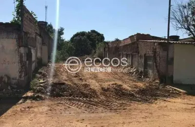 Terreno à venda na Rua Álvares de Azevedo, 405, Lagoinha, Uberlândia