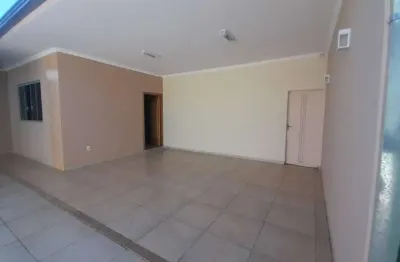 Casa para aluguel, 3 quartos, 1 suíte, 2 vagas, santa mônica - uberlândia/mg