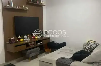 Casa em condomínio à venda, 2 quartos, 1 suíte, 3 vagas, aclimação - uberlândia/mg