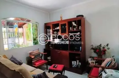Casa à venda, 3 quartos, 1 suíte, 3 vagas, santa rosa - uberlândia/mg
