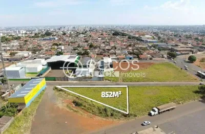 Terreno à venda na Avenida Segismundo Pereira, Santa Mônica, Uberlândia