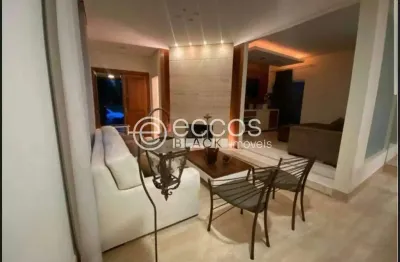 Casa em condomínio à venda, 3 quartos, 1 suíte, 2 vagas, aclimação - uberlândia/mg