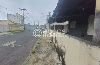 Terreno à venda na Rua Pedro Crosara Cherulli, 485, Cazeca, Uberlândia