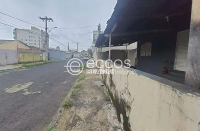 Terreno à venda na Rua Pedro Crosara Cherulli, Cazeca, Uberlândia