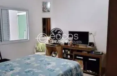 Casa à venda, 3 quartos, 1 suíte, 2 vagas, alto umuarama - uberlândia/mg
