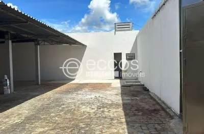 Barracão / Galpão / Depósito para alugar na Rua Wenceslau Braz, 795, Centro, Araguari