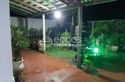 Chácara à venda, 3 quartos, 1 suíte, Área Rural de Uberlândia - Uberlândia/MG