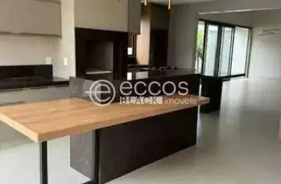 Casa em condomínio à venda, 4 quartos, 3 suítes, granja marileusa - uberlândia/mg