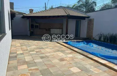 Casa à venda, 4 quartos, 3 suítes, 3 vagas, alto umuarama - uberlândia/mg