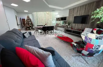 Casa à venda, 3 quartos, 1 suíte, 6 vagas, santa mônica - uberlândia/mg