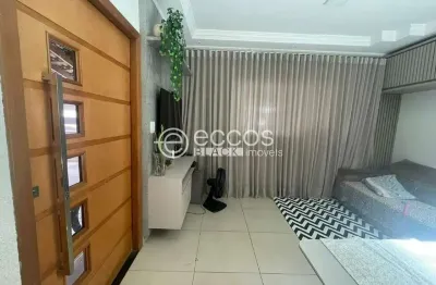 Casa à venda, 4 quartos, 1 suíte, 2 vagas, laranjeiras - uberlândia/mg
