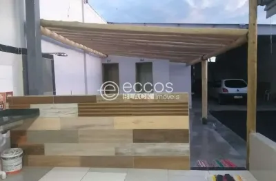 Casa com 1 quarto à venda na Rua Ana Batista, 766, Vieno, Araguari