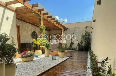 Casa à venda, 3 quartos, 1 suíte, 2 vagas, santa mônica - uberlândia/mg