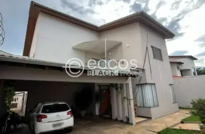 Casa à venda, 4 quartos, 3 vagas, jardim karaíba - uberlândia/mg
