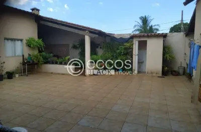 Casa à venda, 3 quartos, 1 suíte, 4 vagas, são jorge - uberlândia/mg