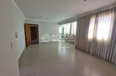 Cobertura à venda, 4 quartos, 1 suíte, 3 vagas, santa mônica - uberlândia/mg
