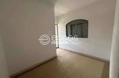 Casa à venda, 4 quartos, 2 suítes, 3 vagas, planalto - uberlândia/mg