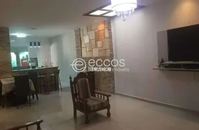 Casa à venda, 3 quartos, 1 suíte, 2 vagas, são jorge - uberlândia/mg