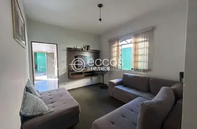 Casa à venda, 3 quartos, 2 vagas, planalto - uberlândia/mg