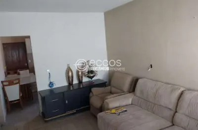 Casa para aluguel, 2 quartos, 3 vagas, santiago - araguari/mg