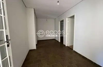 Casa à venda, 3 quartos, 1 suíte, 2 vagas, luizote de freitas - uberlândia/mg
