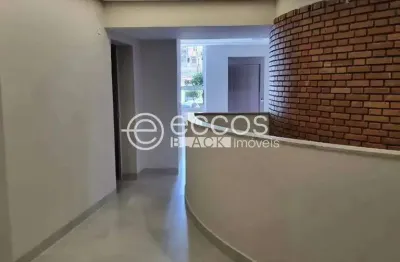 Sala comercial para alugar na Avenida Getúlio Vargas, Martins, Uberlândia