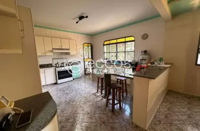 Casa para aluguel, 4 quartos, 2 suítes, 4 vagas, santa mônica - uberlândia/mg
