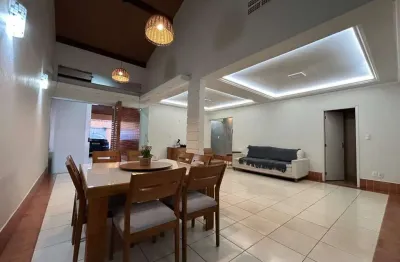 Casa à venda, 4 quartos, 3 suítes, 4 vagas, santa mônica - uberlândia/mg