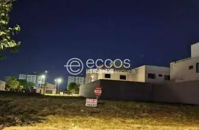 Terreno à venda na Rua Oliva, 83, Grand Ville, Uberlândia