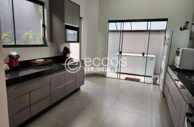 Casa em condomínio à venda, 3 quartos, 3 suítes, 2 vagas, laranjeiras - uberlândia/mg