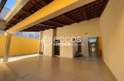 Casa para aluguel, 4 quartos, 1 suíte, 5 vagas, santa mônica - uberlândia/mg