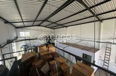 Barracão / Galpão / Depósito à venda na Rua Pedro Mamede, Novo Mundo, Uberlândia