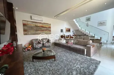 Casa à venda, 4 quartos, 4 suítes, 4 vagas, jardim karaíba - uberlândia/mg