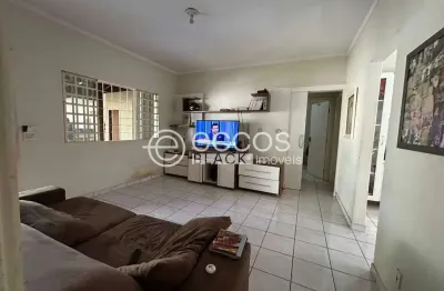 Casa à venda, 2 quartos, 2 suítes, 6 vagas, cidade jardim - uberlândia/mg