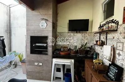 Casa à venda, 2 quartos, 1 suíte, jardim europa - uberlândia/mg