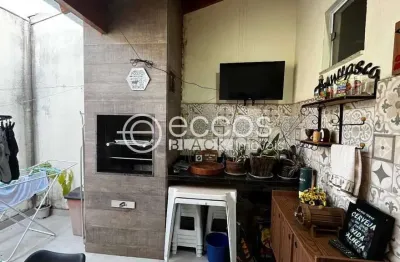 Casa à venda, 2 quartos, 1 suíte, jardim europa - uberlândia/mg