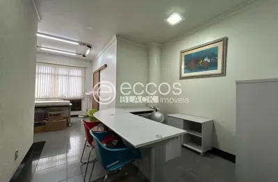 Sala comercial à venda na Avenida Getúlio Vargas, 316, Martins, Uberlândia