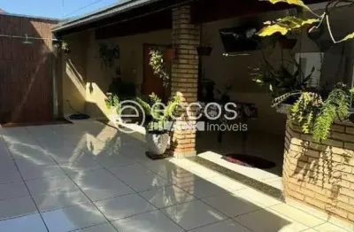 Casa à venda, 3 quartos, 1 suíte, 3 vagas, santa rosa - uberlândia/mg