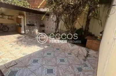 Casa à venda, 3 quartos, 1 suíte, 2 vagas, são jorge - uberlândia/mg