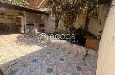 Casa à venda, 3 quartos, 1 suíte, 2 vagas, são jorge - uberlândia/mg