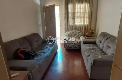 Casa à venda, 3 quartos, 1 vaga, cazeca - uberlândia/mg
