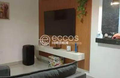 Casa à venda, 2 quartos, 1 suíte, 2 vagas, jardim brasília - uberlândia/mg