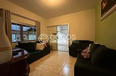 Casa à venda, 3 quartos, 1 suíte, 2 vagas, planalto - uberlândia/mg