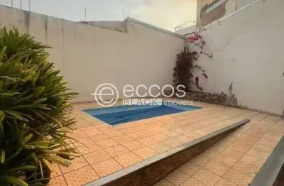 Casa à venda, 2 quartos, 1 suíte, 3 vagas, jardim patrícia - uberlândia/mg