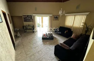 Casa à venda, 3 quartos, 3 suítes, 2 vagas, tubalina - uberlândia/mg