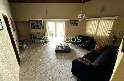 Casa à venda, 3 quartos, 3 suítes, 2 vagas, tubalina - uberlândia/mg