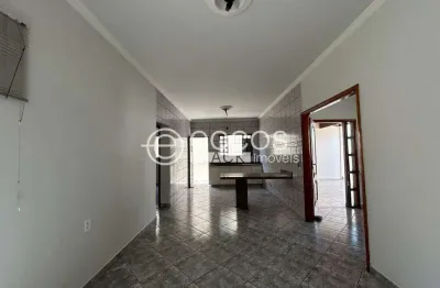 Casa à venda, 3 quartos, 1 suíte, 5 vagas, cidade jardim - uberlândia/mg