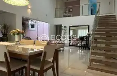 Casa à venda, 3 quartos, 3 suítes, 6 vagas, cidade jardim - uberlândia/mg