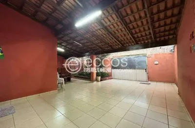 Casa à venda, 3 quartos, 1 suíte, 2 vagas, planalto - uberlândia/mg
